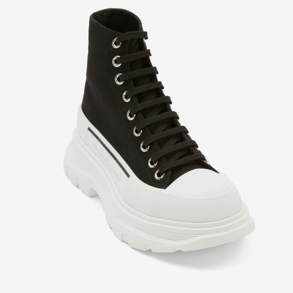 Brand new Alexander McQueen boots with receipt and box - Picture 1 of 4